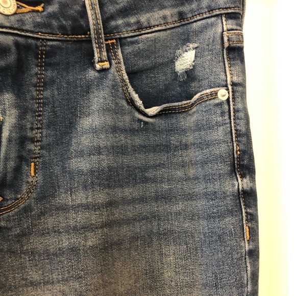 Old Navy Power Slim Straight, High rise, distressed Jeans, size 10. - Picture 3 of 6